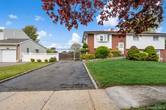 42 Pebble Lane, Deer Park, NY 11729 - #3