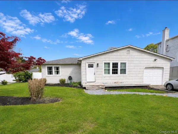 7 Bay Street, Center Moriches, NY 11934