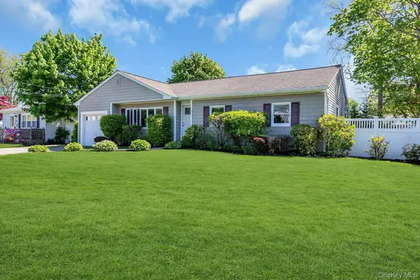 481 Bayport Avenue, Bayport, NY 11705