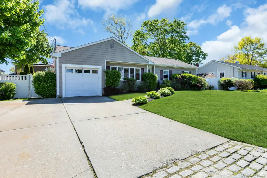 481 Bayport Avenue, Bayport, NY 11705 - #3