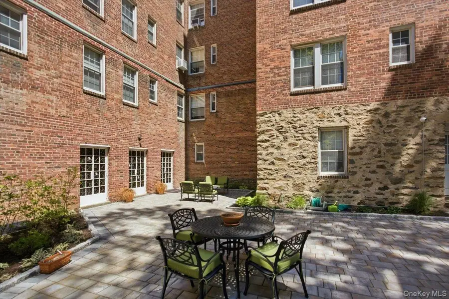 21 N Chatsworth Avenue #2J, Larchmont, NY 10538 - #3