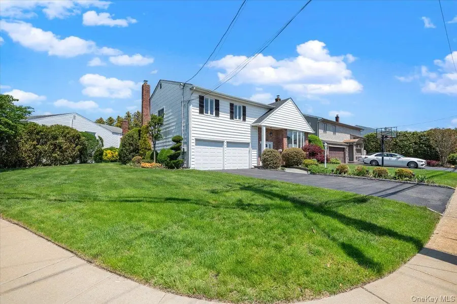 3089 Monterey Drive, Merrick, NY 11566 - #3