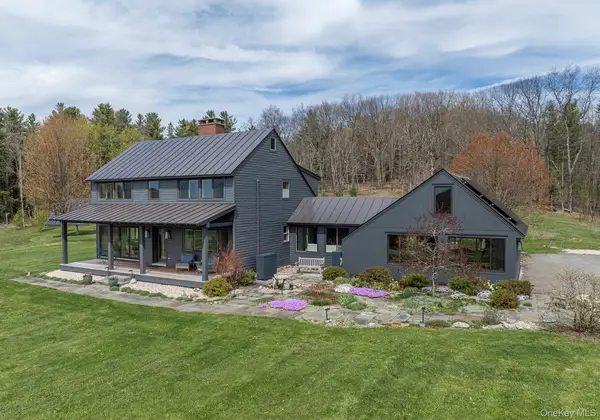 53 May Lane, Chatham, NY 12165