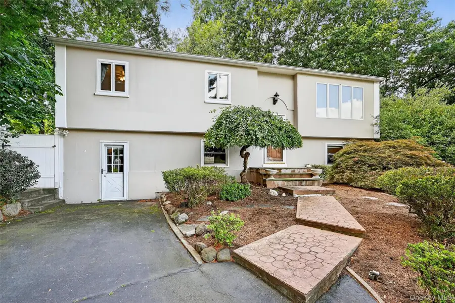 731 Manette Lane, Valley Cottage, NY 10989 - #2