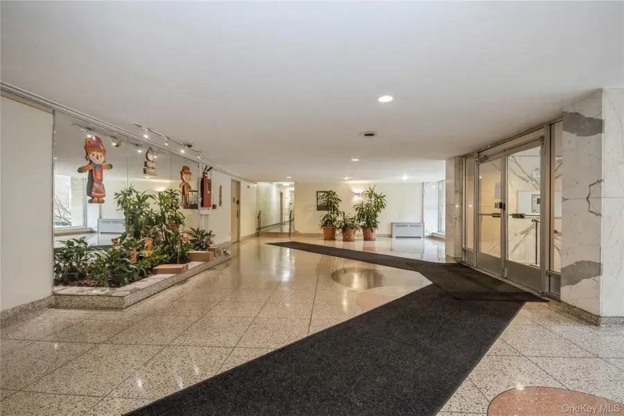 4 Sadore Lane #3E, Yonkers, NY 10710 - #2