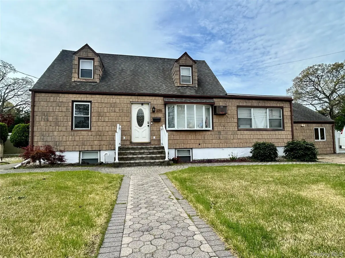 332 Paumanake Avenue, West Islip, NY 11795 - #1