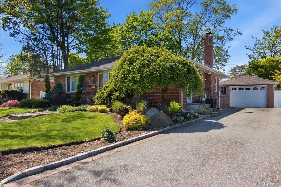 104 Emerson Avenue, Levittown, NY 11756 - #2