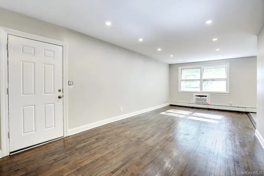 152 Kearsing Parkway #E, Monsey, NY 10952 - #3