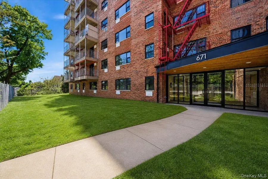 671 Bronx River Road #2f, Yonkers, NY 10704 - #2