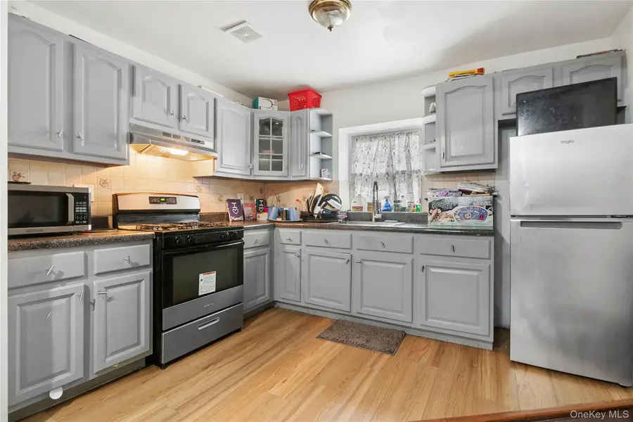 28 Saint Andrews Place, Brooklyn, NY 11216 - #3