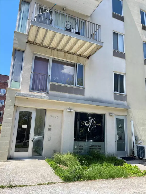 71-28 163rd Street #3B, Fresh Meadows, NY 11365