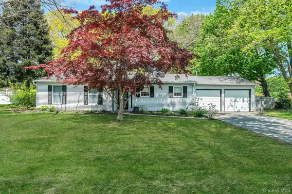 5 Oakwood Avenue, Port Jefferson Station, NY 11776