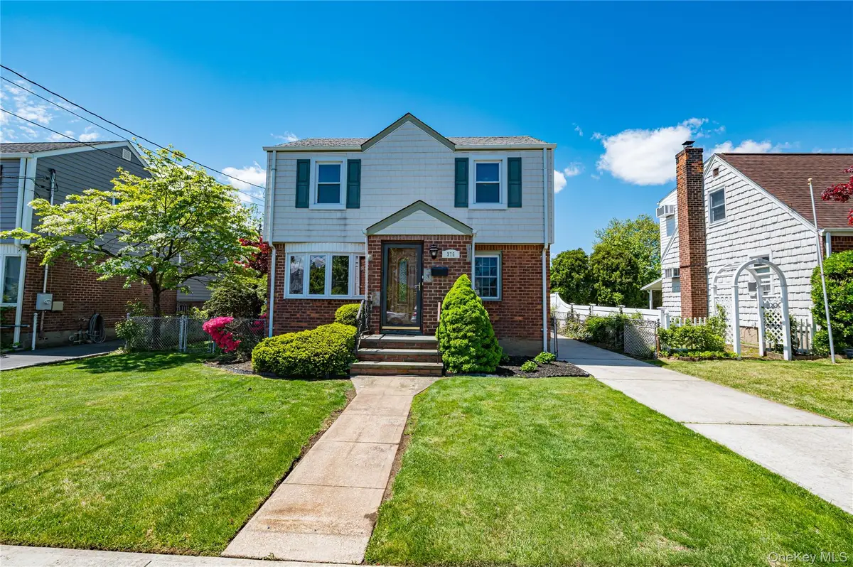 375 Latham Road, Mineola, NY 11501 - #1