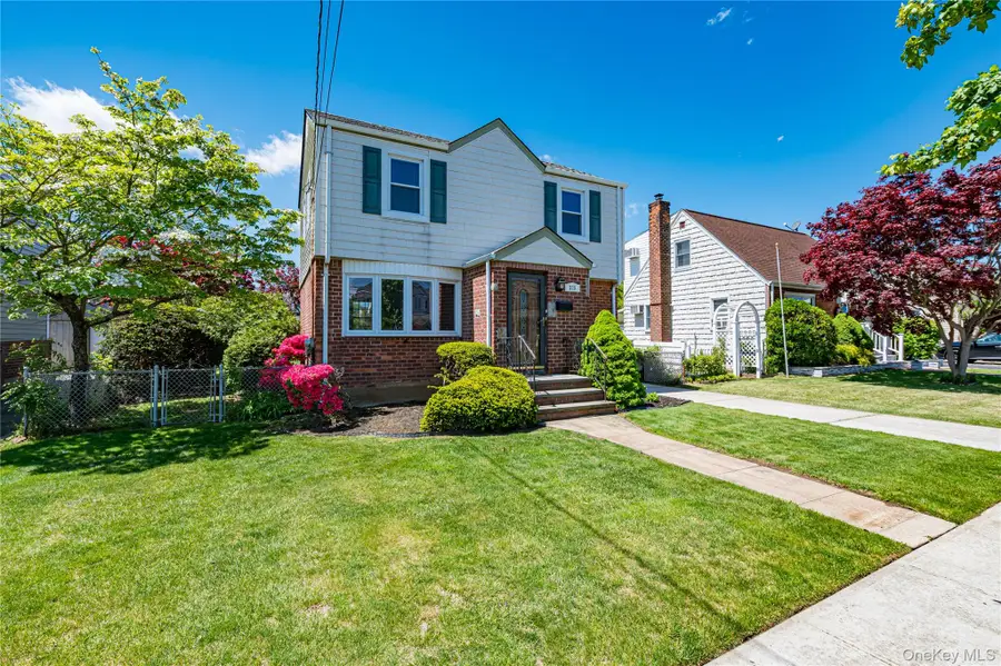 375 Latham Road, Mineola, NY 11501 - #2