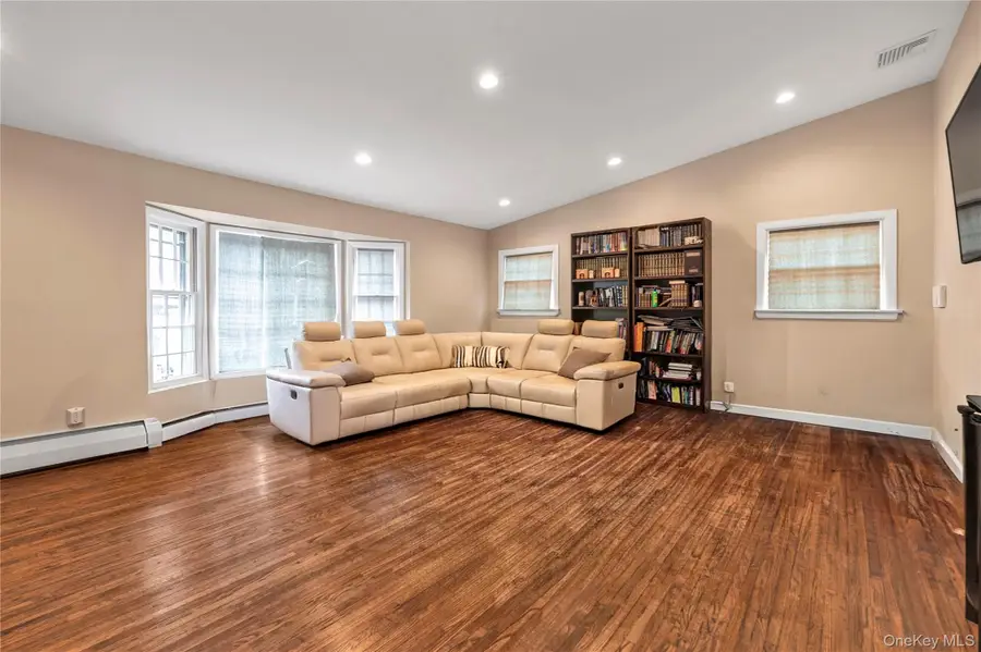 816 Cliffside Avenue, North Woodmere, NY 11581 - #3