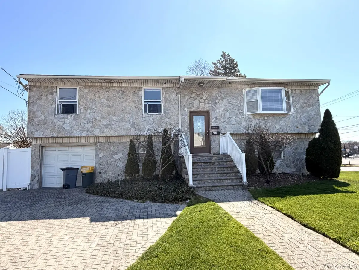1004 N Broadway, Massapequa, NY 11758 - #1