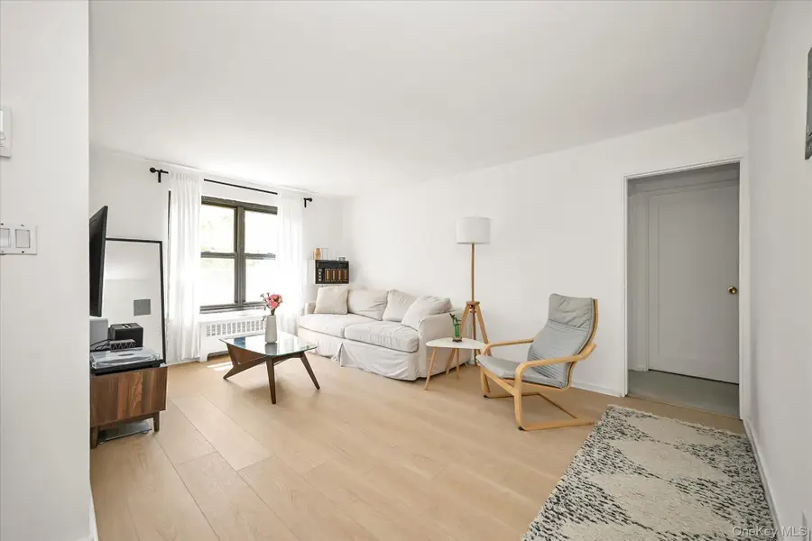 4 East Mill Drive #3E, Great Neck, NY 11021 - #2