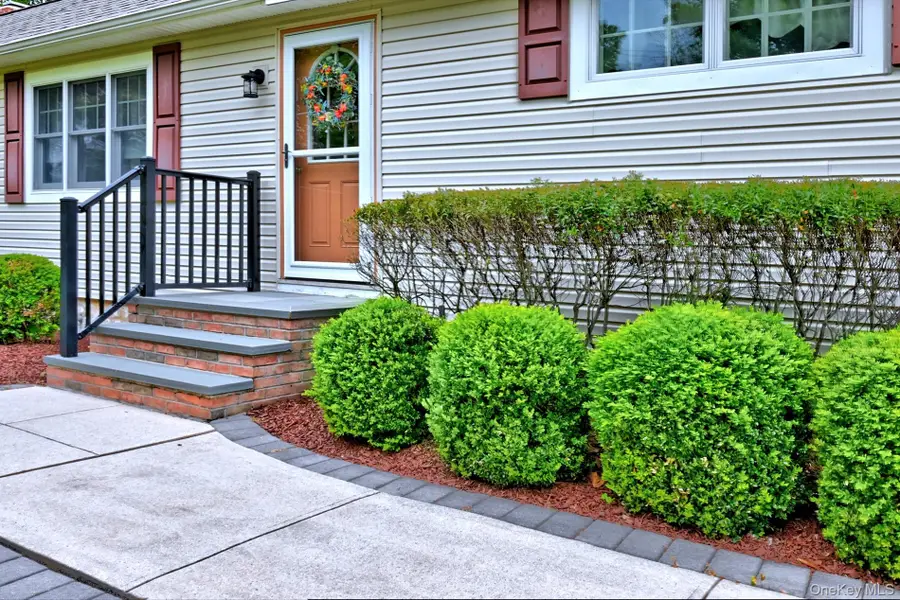 20 Valentine Road, Shoreham, NY 11786 - #3
