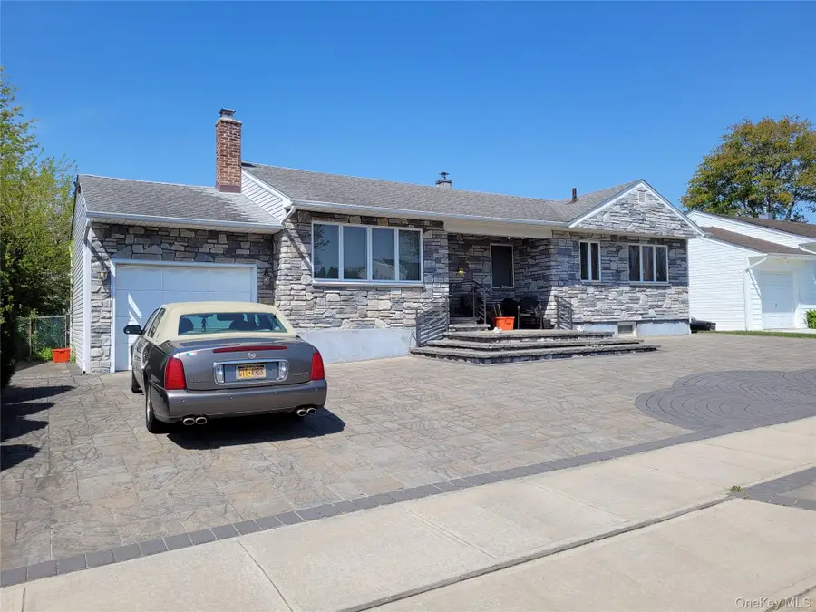 744 Plato Street, Franklin Square, NY 11010 - #3