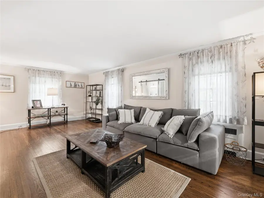 2 Longview Road, Port Washington, NY 11050 - #3