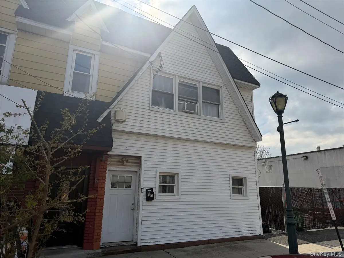 14 Davison Plaza, East Rockaway, NY 11518 - #1