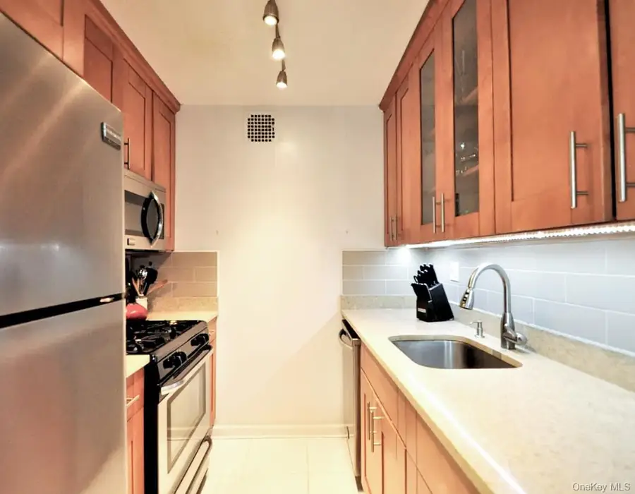 11818 Union Turnpike #6E, Kew Gardens, NY 11415 - #3