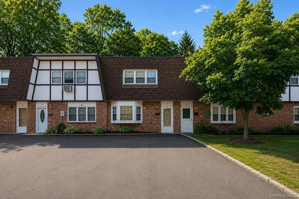 7 Roundtree Court, Beacon, NY 12508 - #1