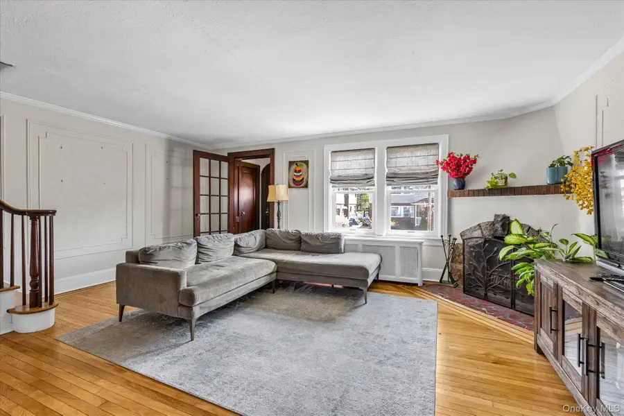 376 Cochran Place, Valley Stream, NY 11581 - #3