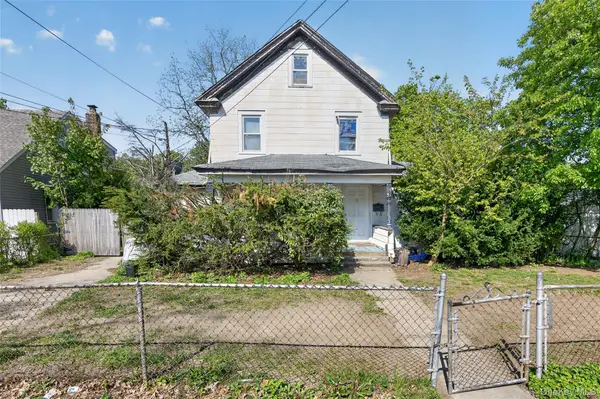 95 Rose Avenue, Roosevelt, NY 11575
