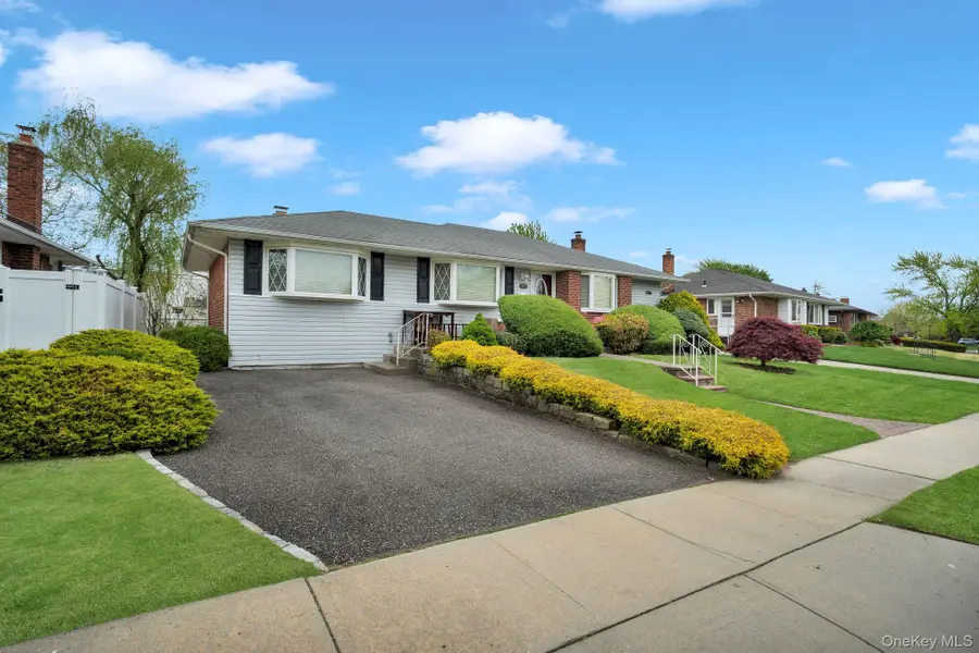 393 Coleridge, Levittown, NY 11756 - #3