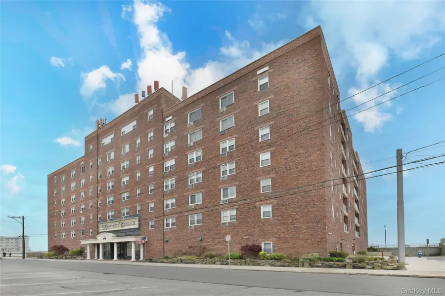 370 W Broadway #4Y, Long Beach, NY 11561 - #2