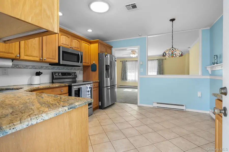 54 Aylesbury Court #B, Ridge, NY 11961 - #3
