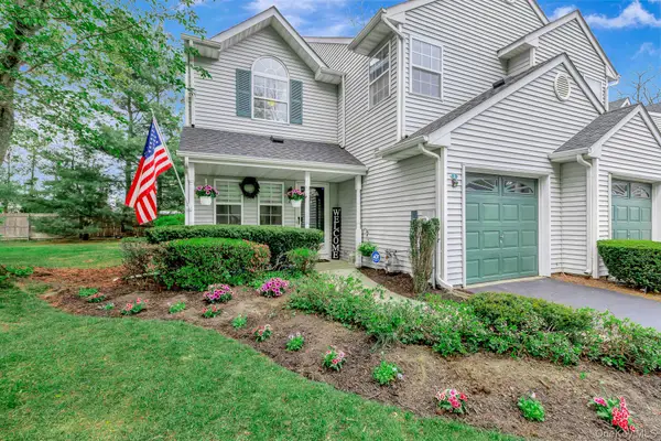 1 Plantation Drive, Hauppauge, NY 11788