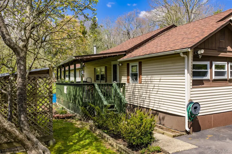 88 W Peenpack Trail, Deerpark, NY 12780 - #2