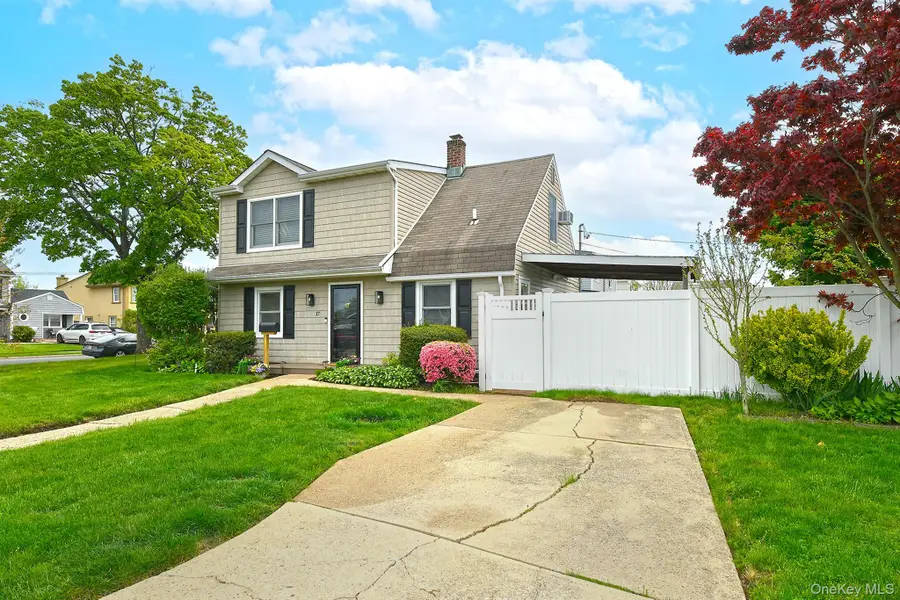 17 Ring Lane, Levittown, NY 11756 - #3