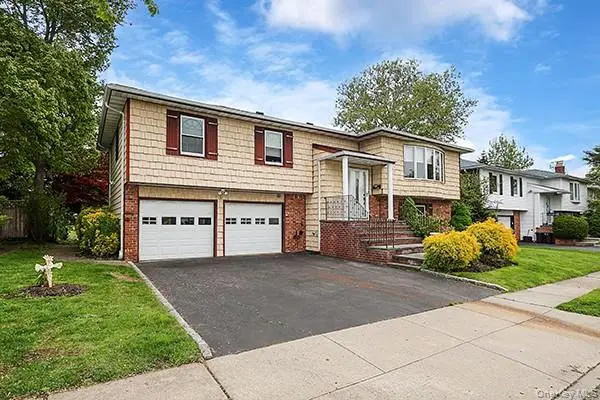 8 Broadfield Place, Glen Cove, NY 11542 - #3