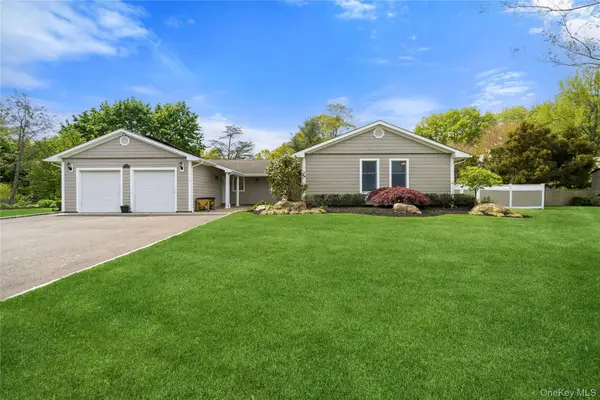 12 Buccaneer Lane, East Setauket, NY 11733