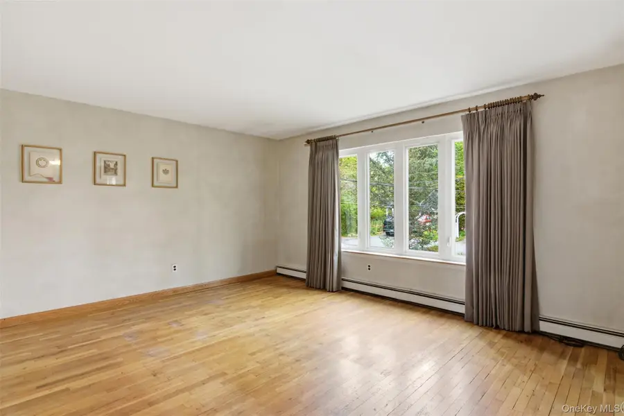 23 Woodside Avenue, Port Jefferson, NY 11777 - #3