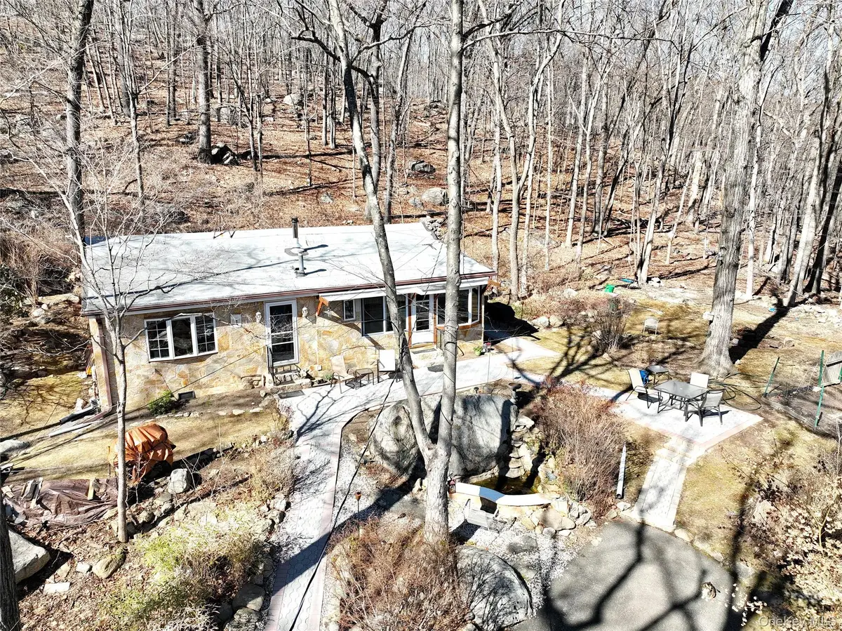 31 Hemlock Hill Lane, Montebello, NY 10901 - #1