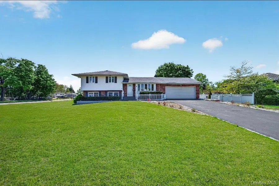 8 Whitebirch Lane, Commack, NY 11725 - #2