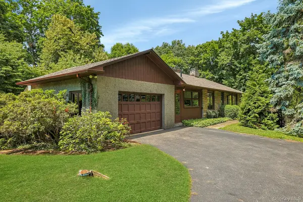 15 Grandview Lane, Thornwood, NY 10594