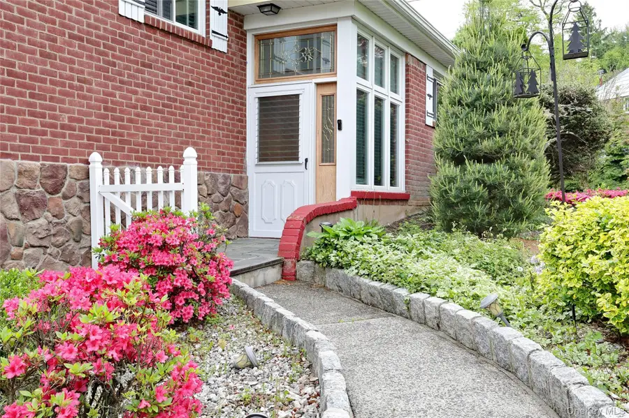 34 E Allison Avenue, Pearl River, NY 10965 - #3