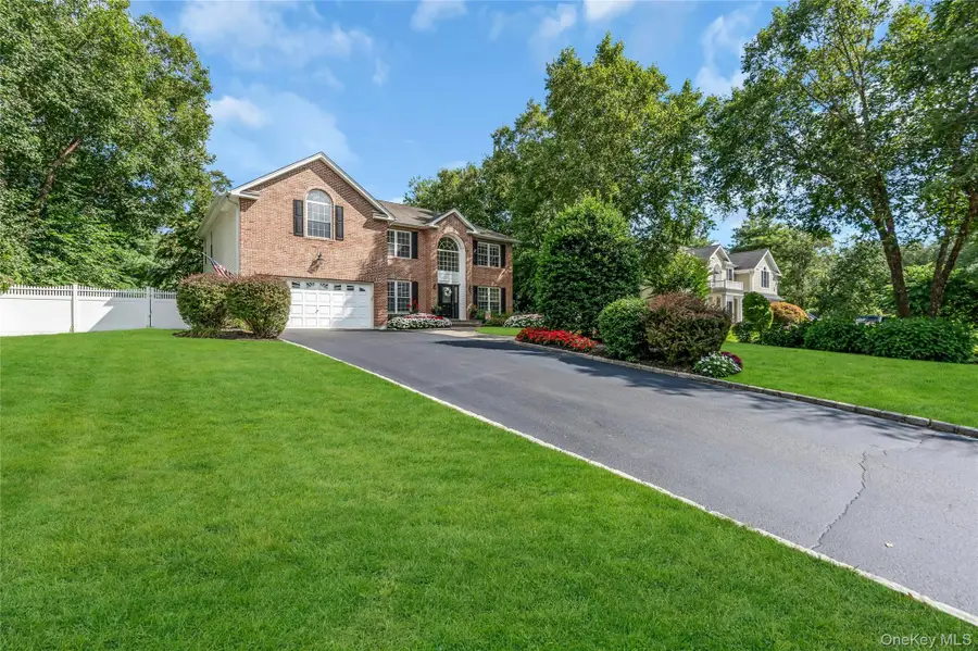 6 Magnolia Lane, Smithtown, NY 11787 - #2
