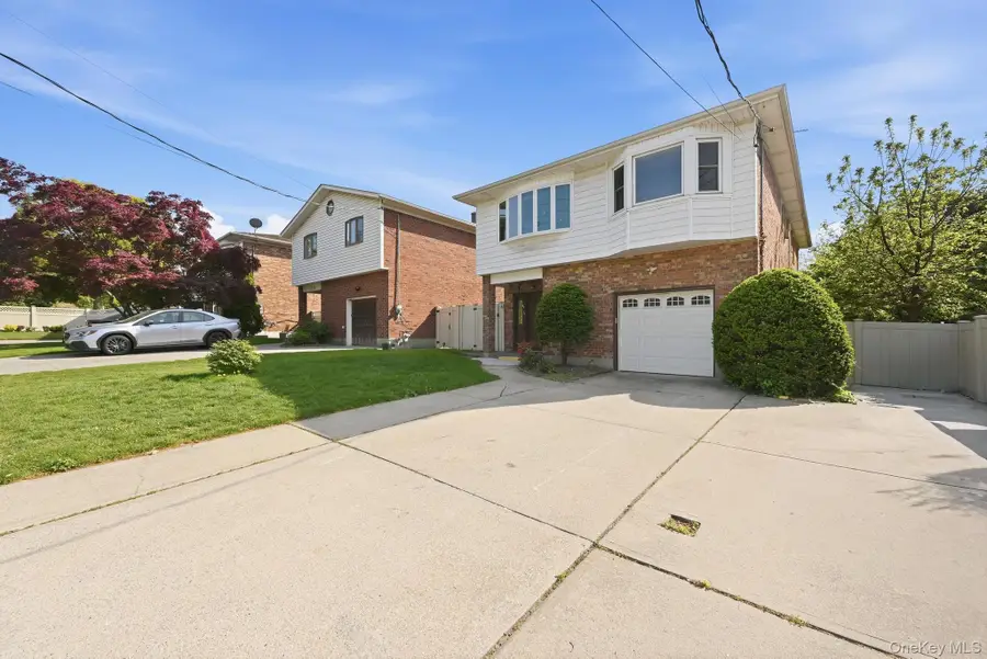 47-18 Glenwood Street, Little Neck, NY 11362 - #3