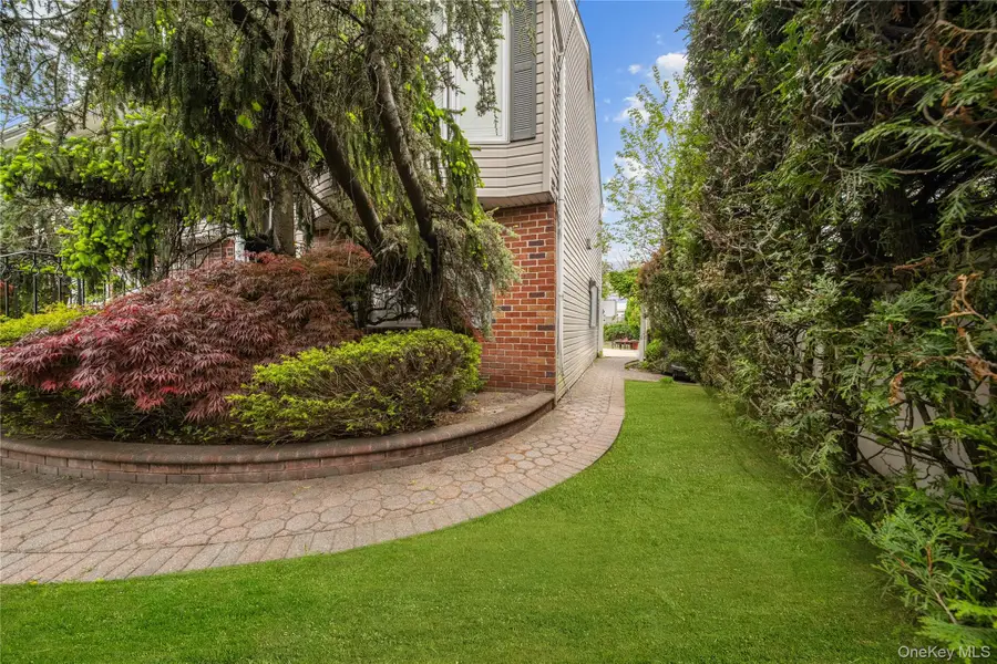2501 Rose Place, Westbury, NY 11590 - #3