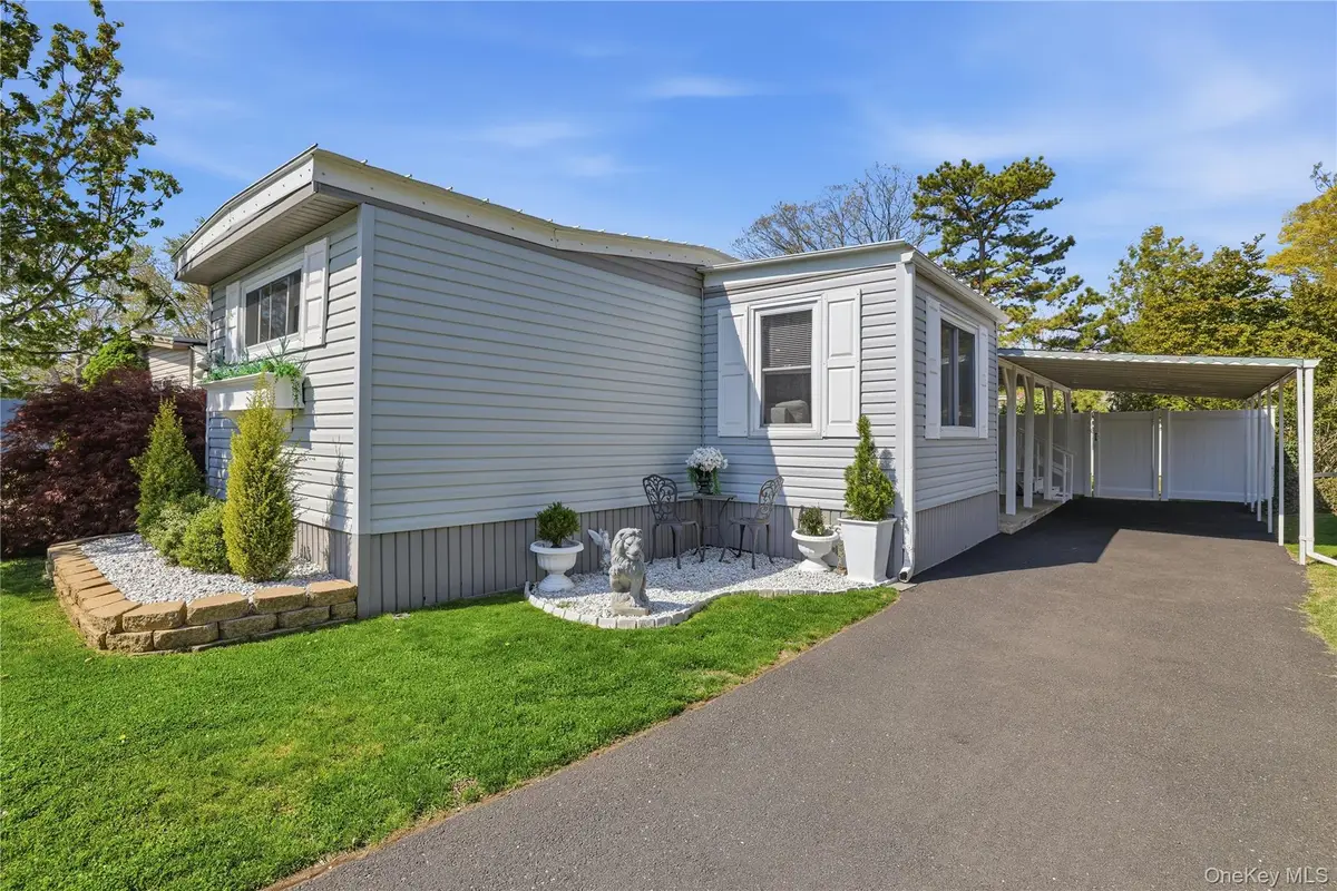 36 Sunflower, Bohemia, NY 11716 - #1
