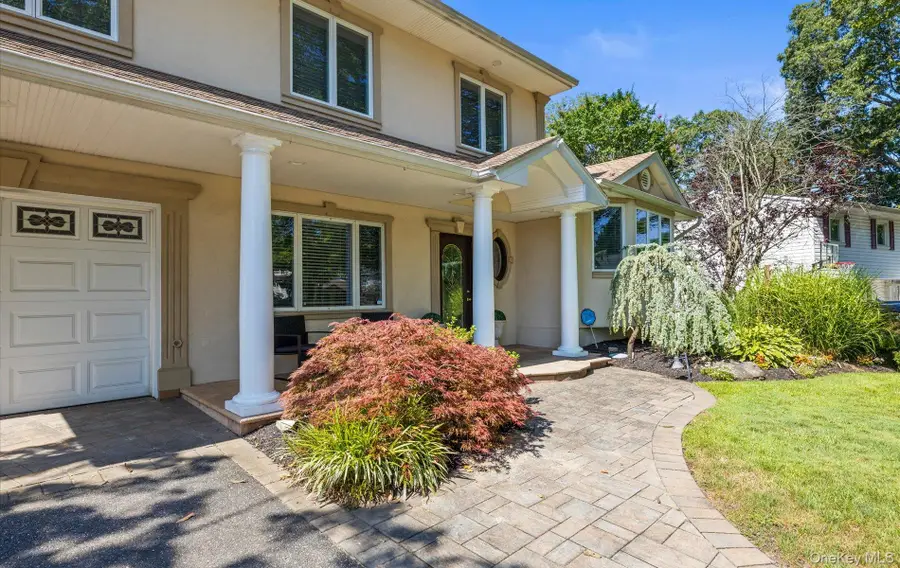 10 Wentworth Drive, Dix Hills, NY 11746 - #3