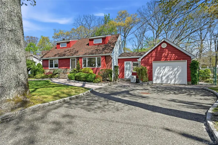 9 Robinson Street, Shoreham, NY 11786 - #2