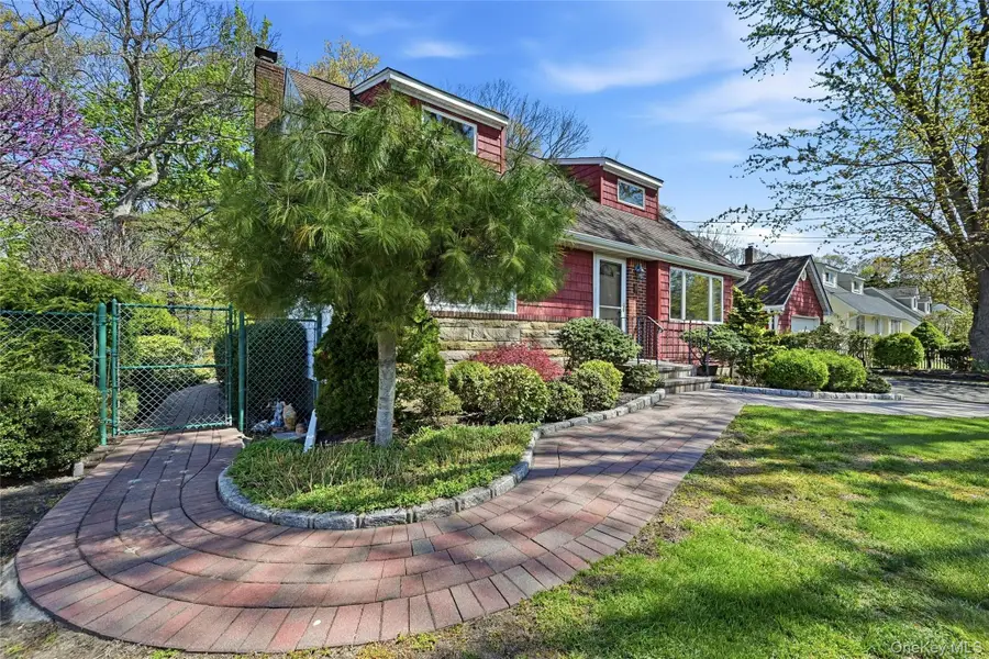 9 Robinson Street, Shoreham, NY 11786 - #3