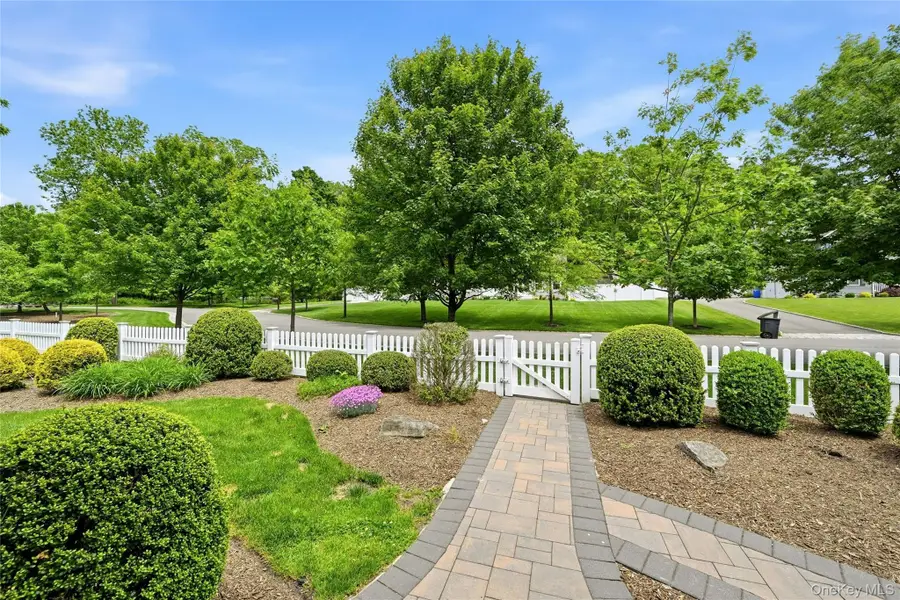 5 Judges Lane, Smithtown, NY 11787 - #2